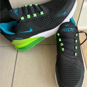 Nike air270